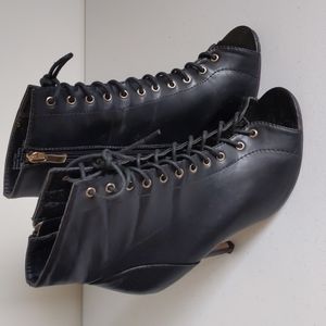 Hot Tomato Size 7 1/2 Lace Up Peep Toe Boot